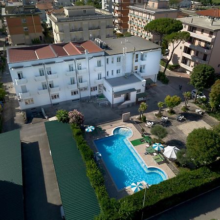 Hotel Vannini Rimini Extérieur photo