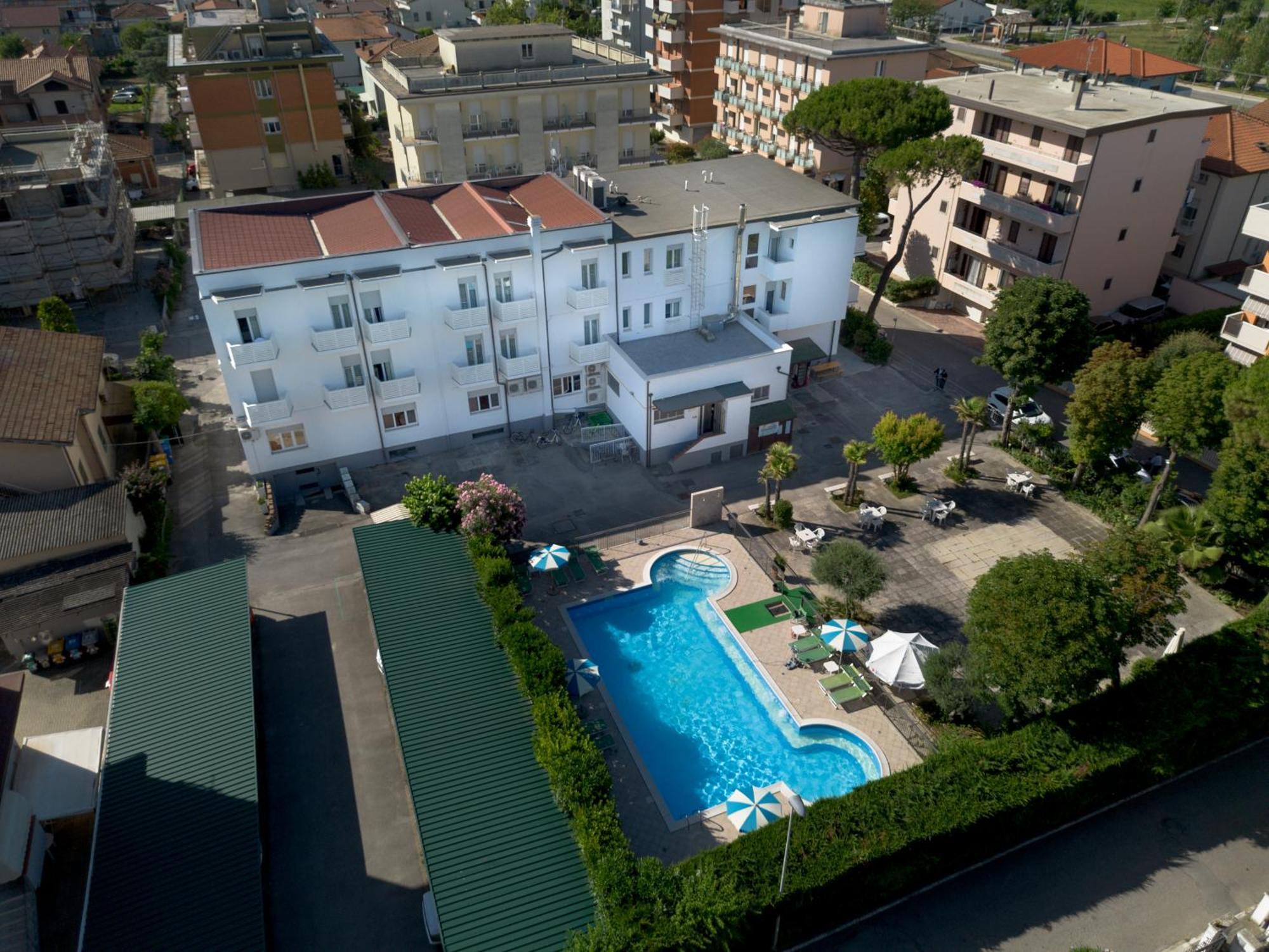 Hotel Vannini Rimini Extérieur photo