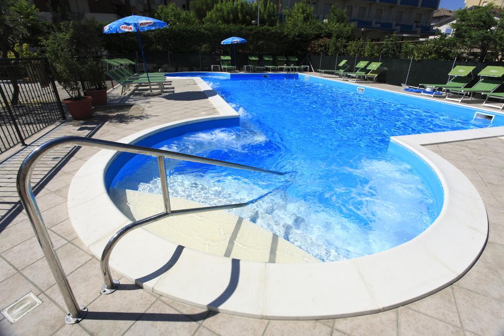 Hotel Vannini Rimini Extérieur photo