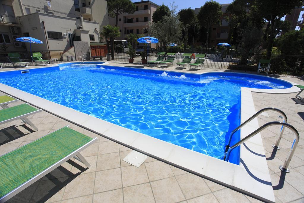Hotel Vannini Rimini Extérieur photo