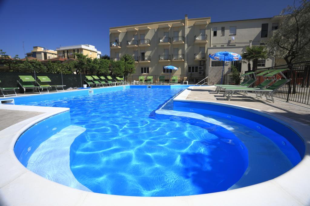 Hotel Vannini Rimini Extérieur photo